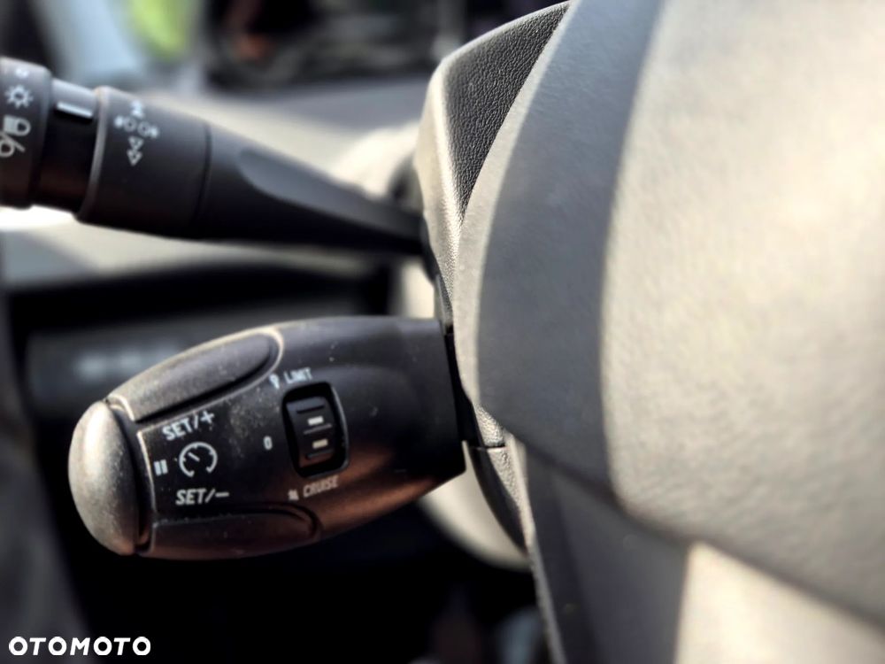 Peugeot 2008 1.6 VTi Style - 32