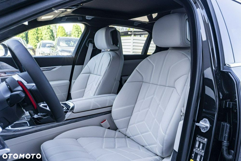 BMW Seria 7 M760e PHEV xDrive sport - 13