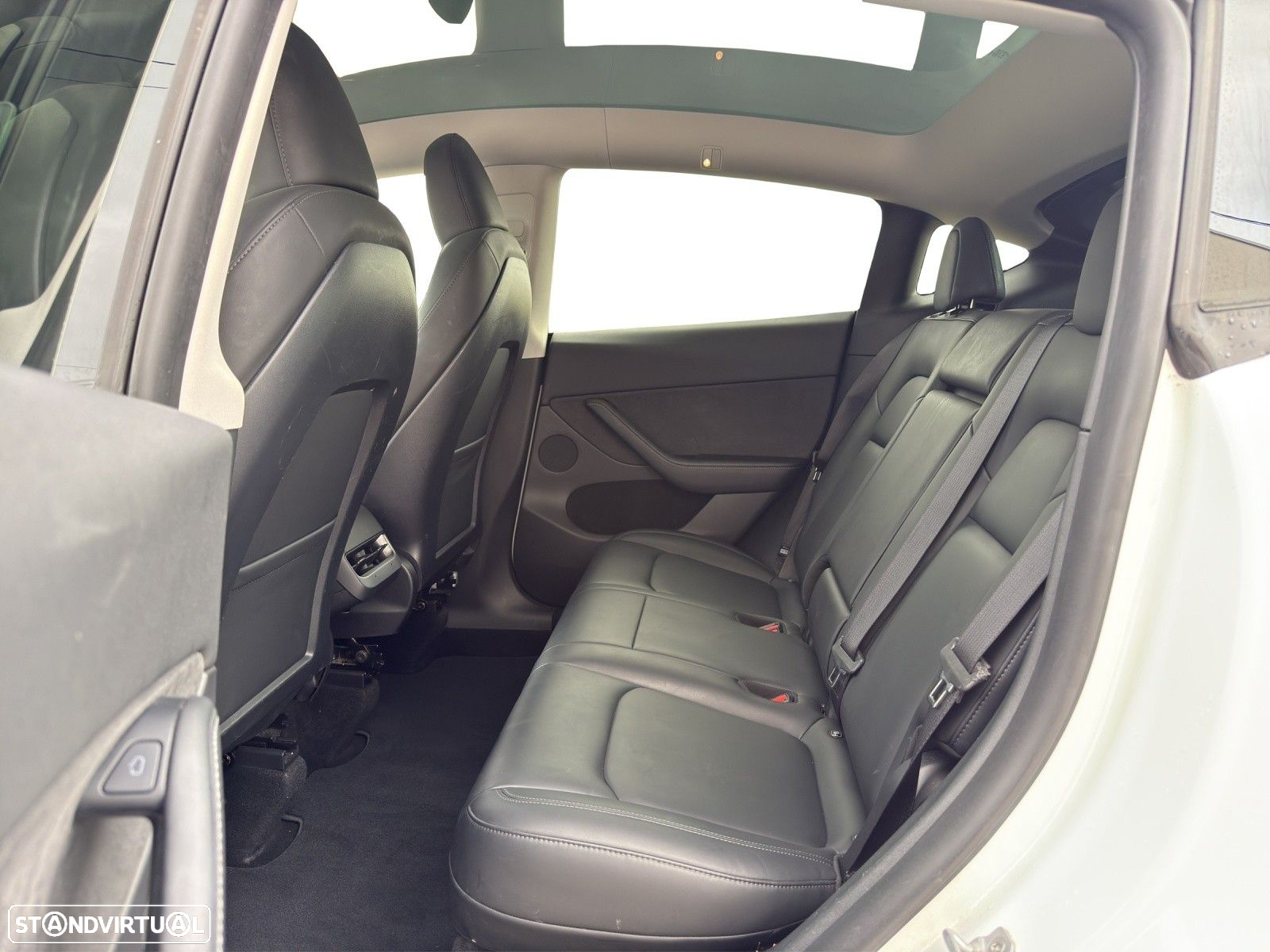 Tesla Model Y RWD - 14
