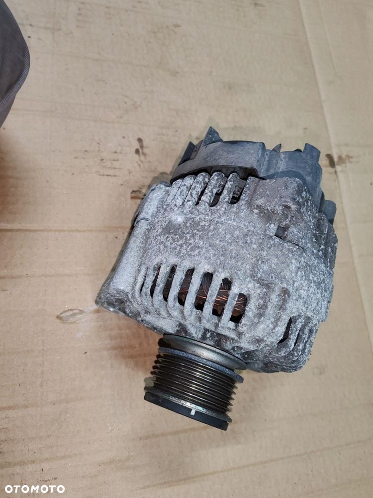 Alternator 8200667608 tg11c064 1.6 16V DACIA DUSTER I 10-13 - 2