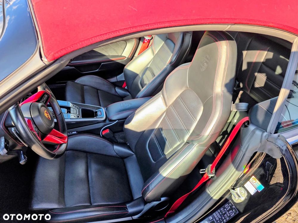 Porsche 911 Carrera 4S - 32