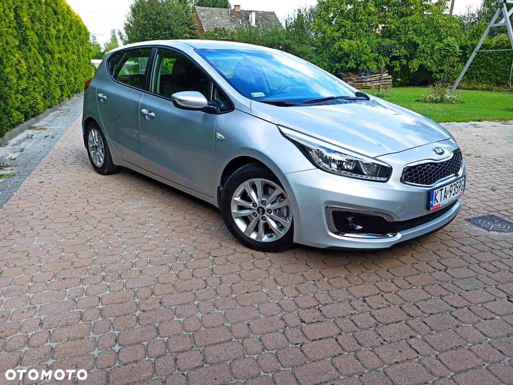 Kia Ceed 1.6 GDI L - 1