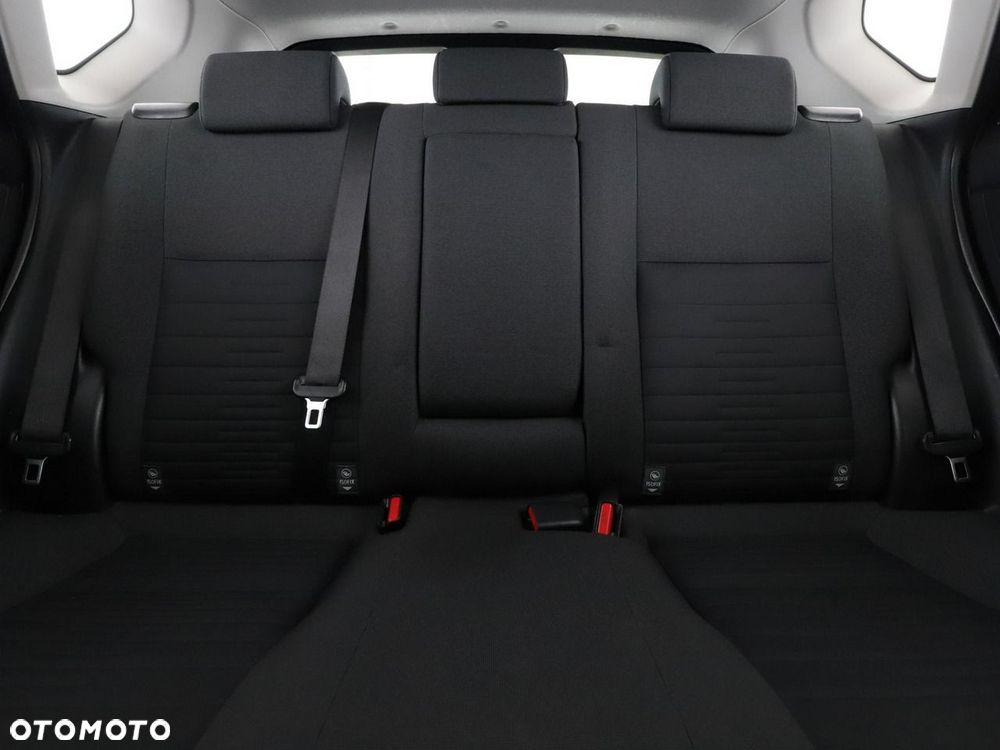 Toyota Auris Hybrid 135 Active - 19