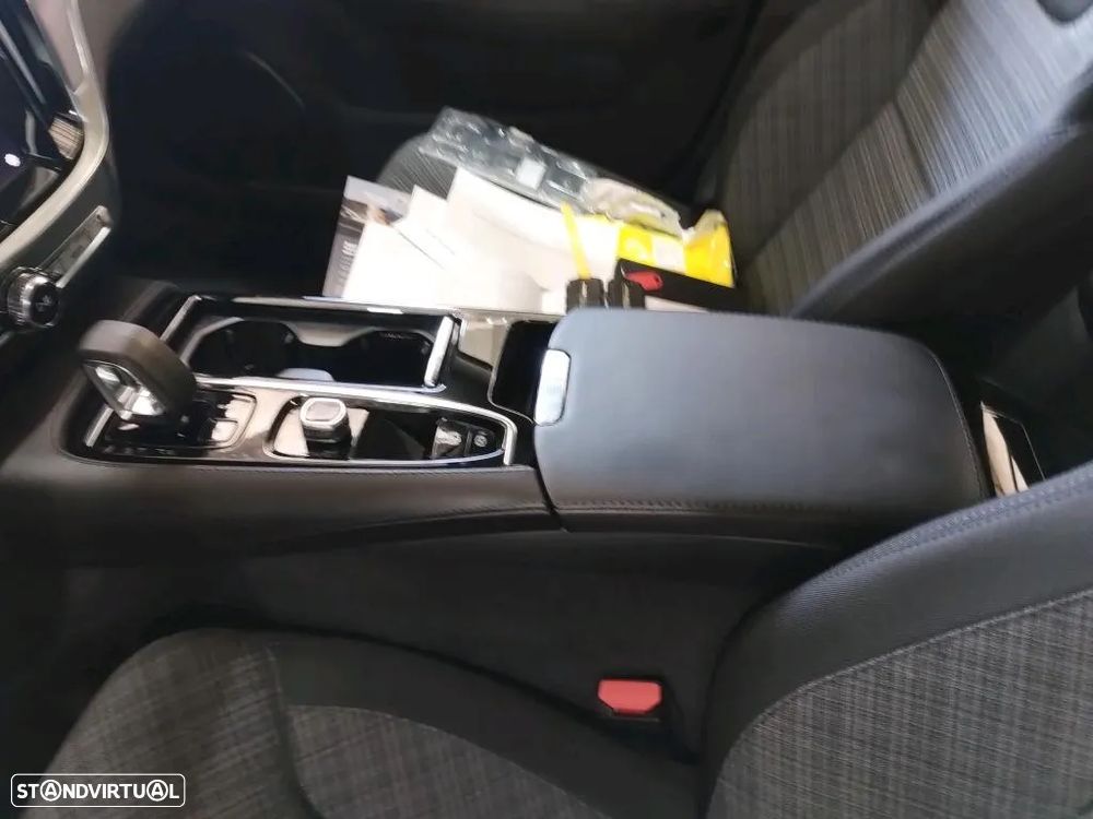 Volvo V60 2.0 T6 AWD TE Essential - 8