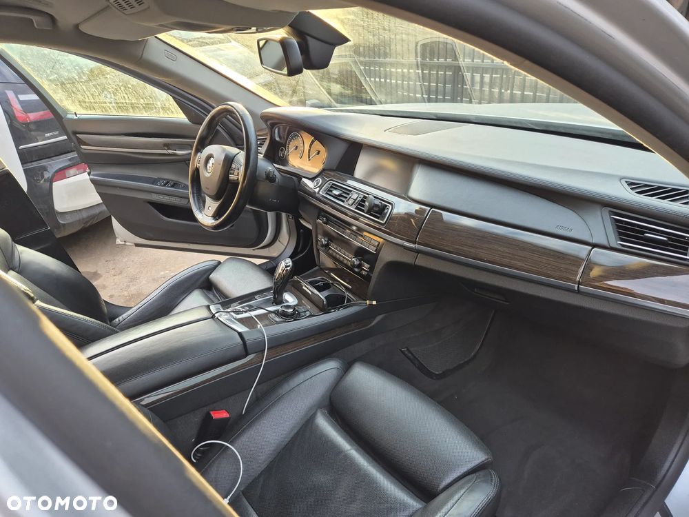 BMW Seria 7 730d - 17