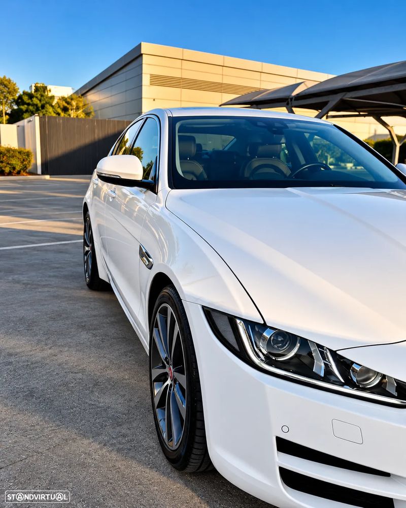 Jaguar Xe 2017 photo 2