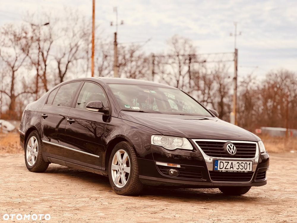 Volkswagen Passat - 1