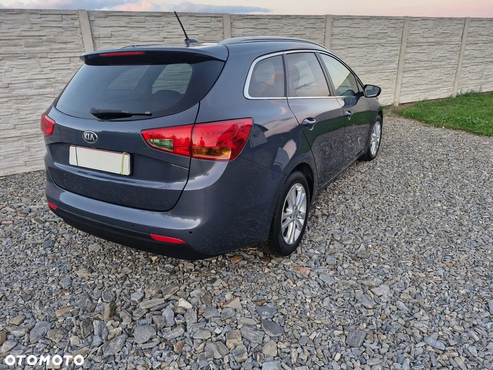 Kia Ceed - 12
