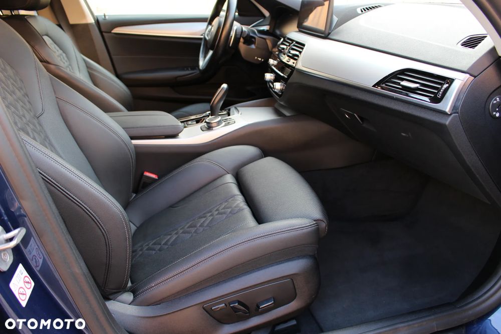 BMW Seria 5 530e Luxury Line sport - 19