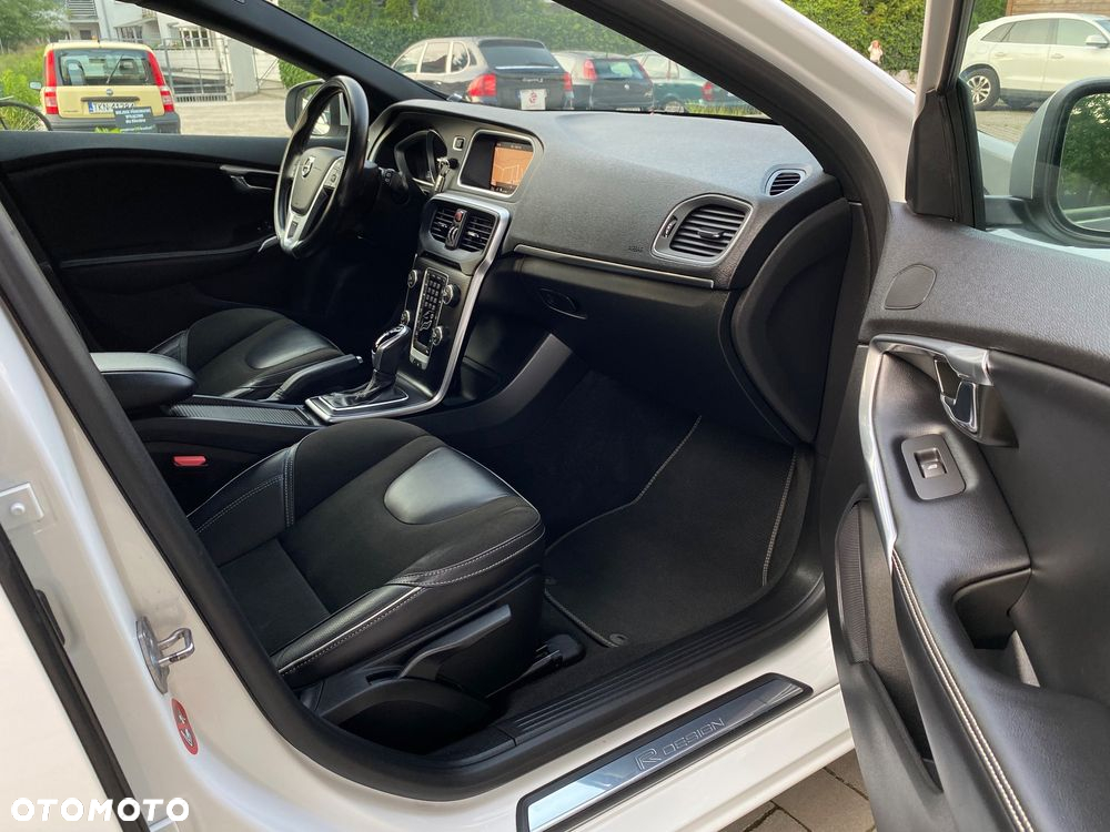 Volvo V40 T4 Drive-E R-Design Momentum - 33