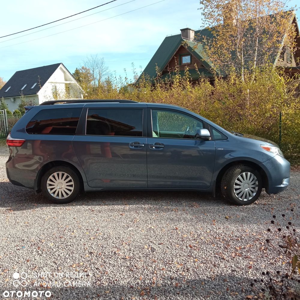Toyota Sienna ver-3-5-v6-le-awd - 2