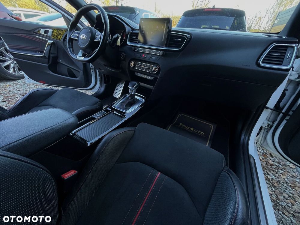 Kia ProCeed 1.6 T-GDI GT DCT - 15