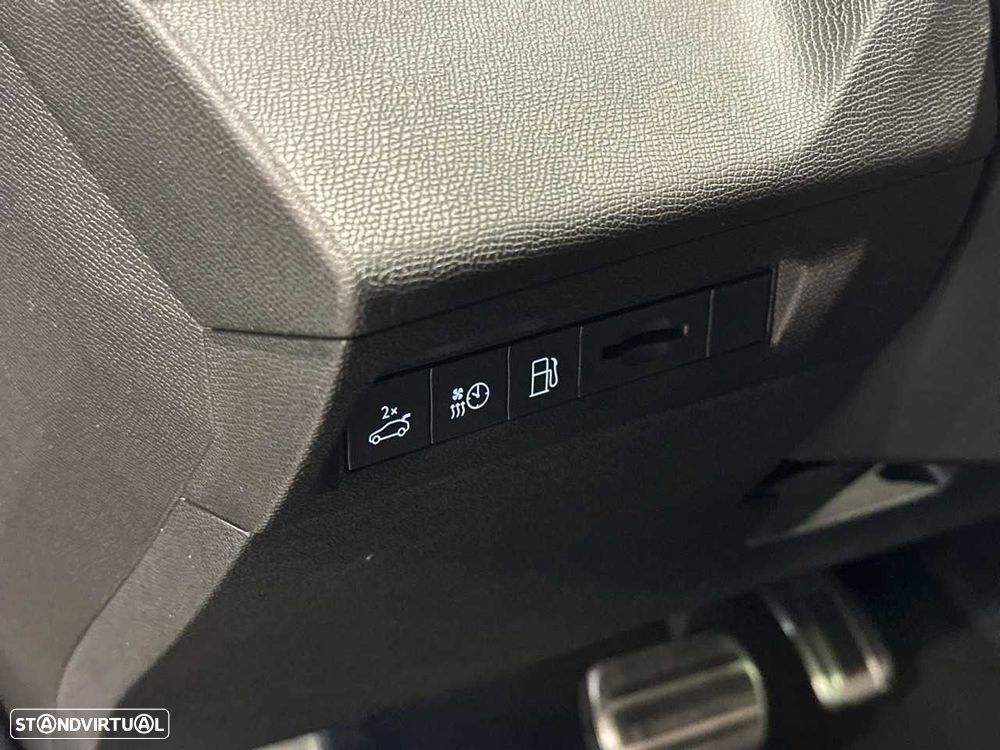 Peugeot 408 1.6 Hybrid GT e-EAT8 - 13