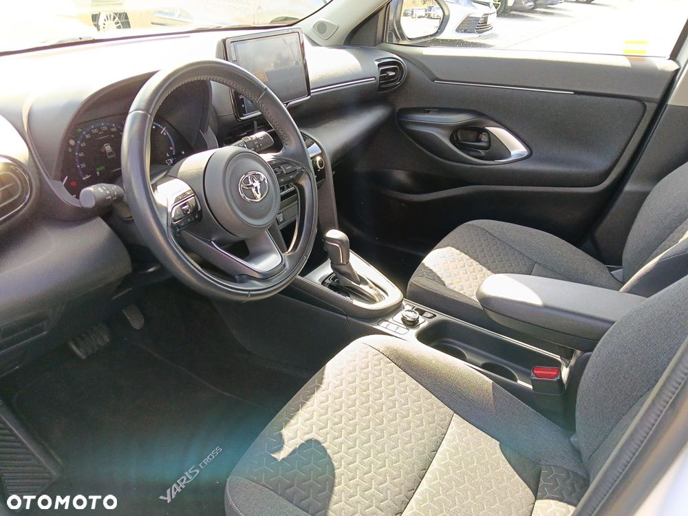 Toyota Yaris Cross Hybrid 1.5 Comfort 4x4 - 10