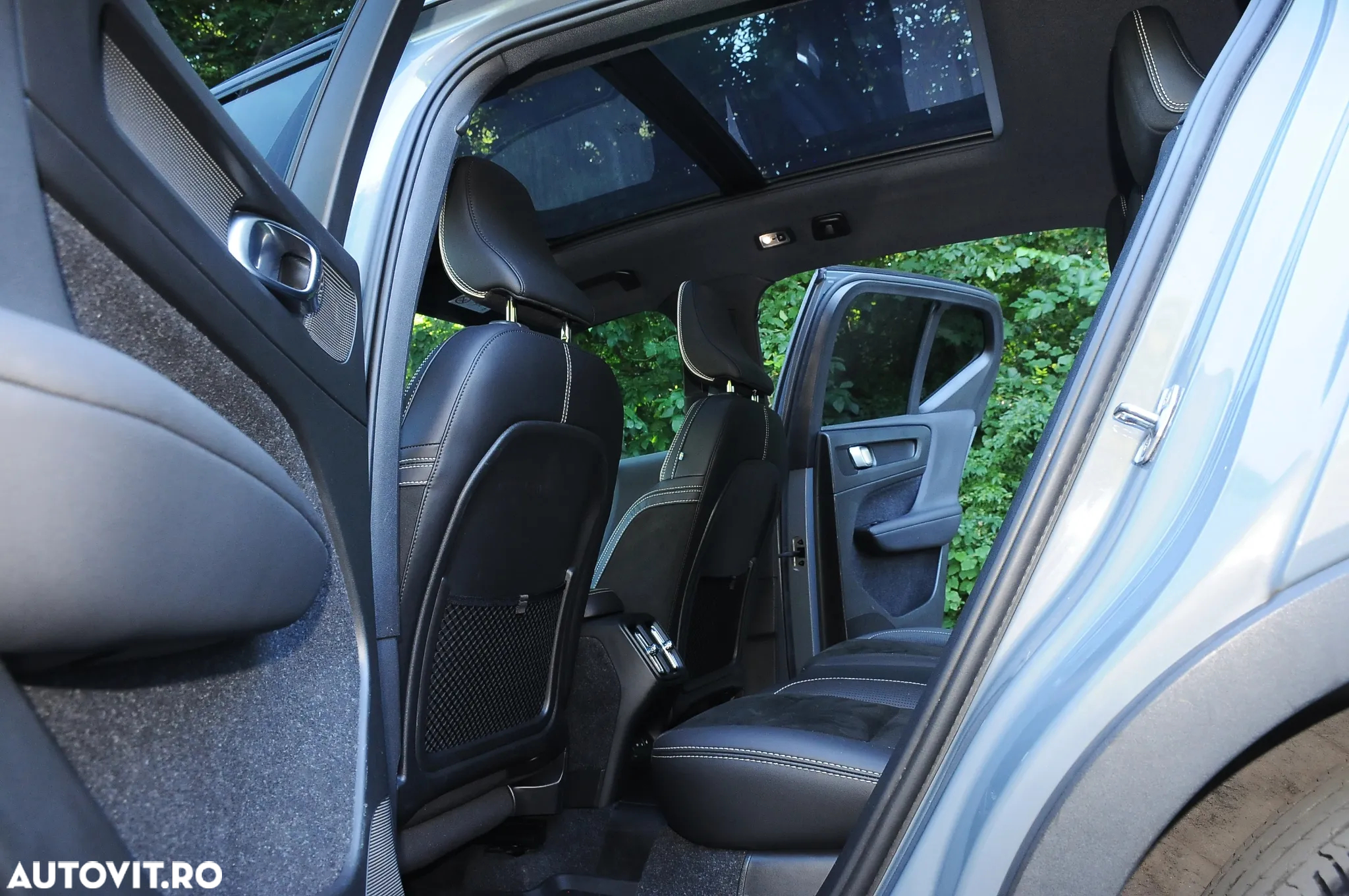 Volvo XC 40 D4 AWD Geartronic R-Design - 8
