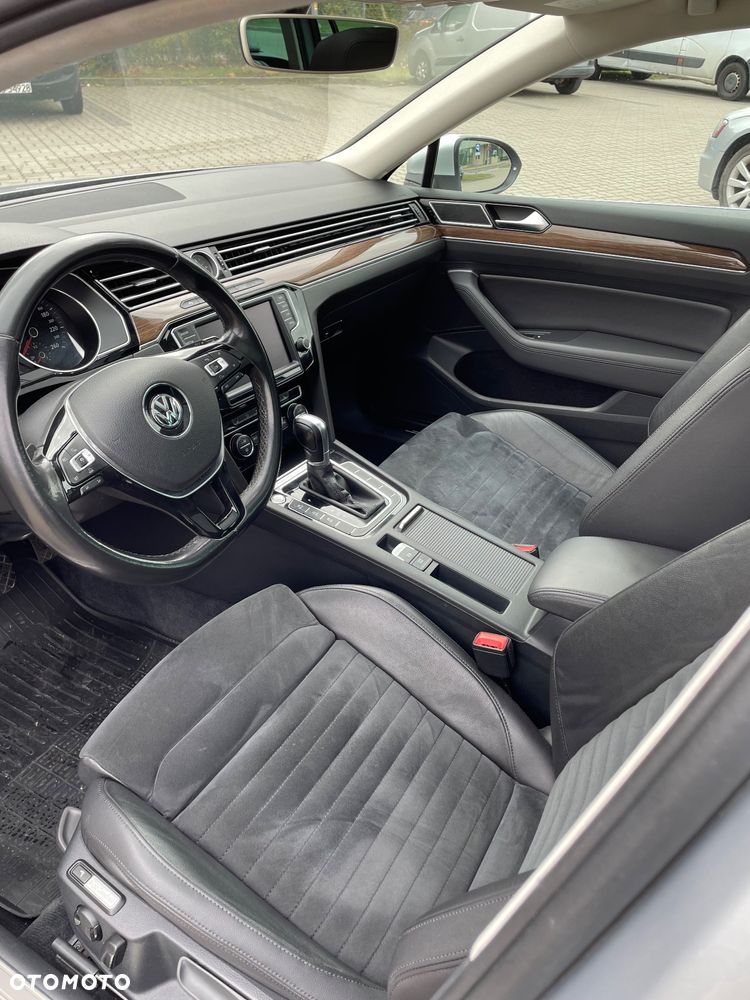 Volkswagen Passat Variant 2.0 TDI SCR DSG Highline - 27