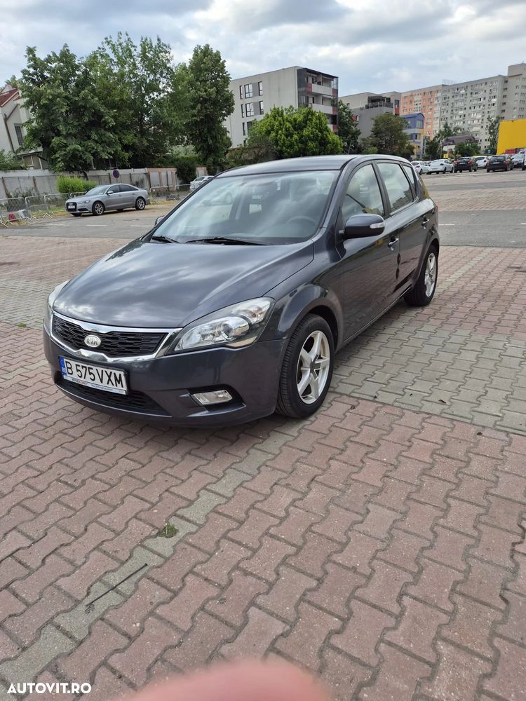 Kia Ceed 1.4 CVVT Attract - 2