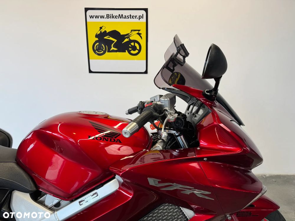 Honda VFR - 10