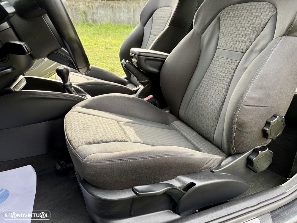 Audi A1 1.6 TDI S line edition - 13