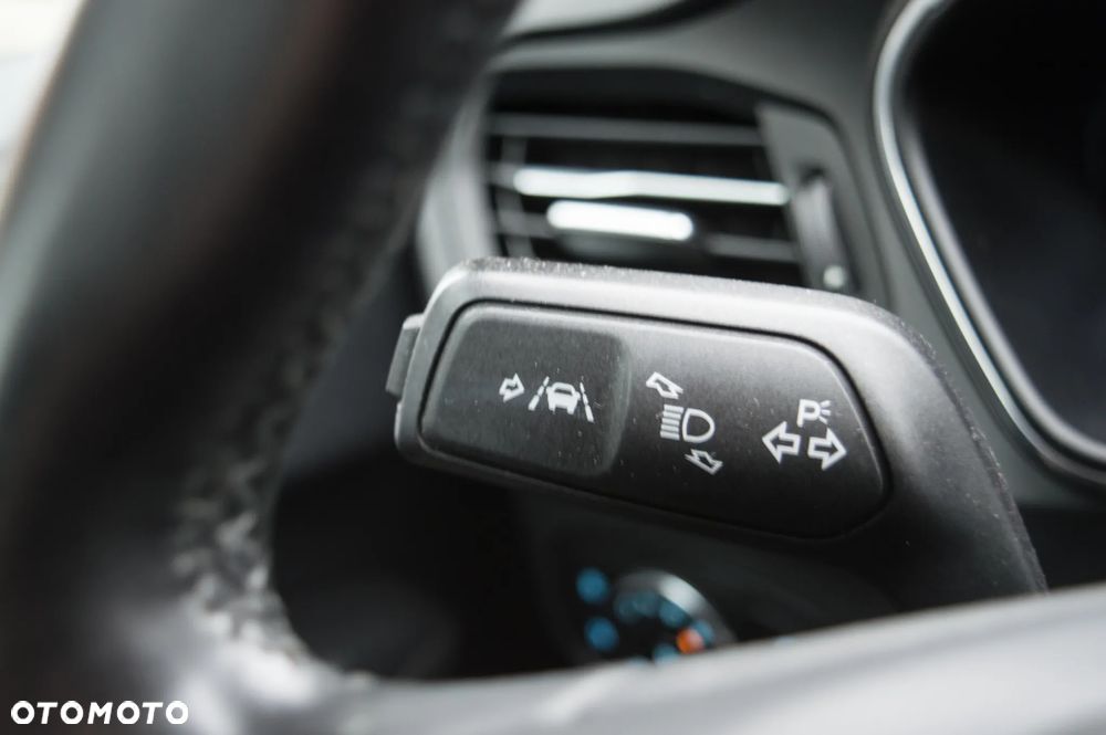 Ford Focus 1.0 EcoBoost Hybrid ACTIVE X - 19