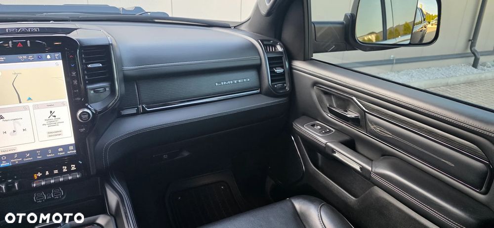 RAM 1500 5.7 Crew Cab Shortbed Limited Black - 21