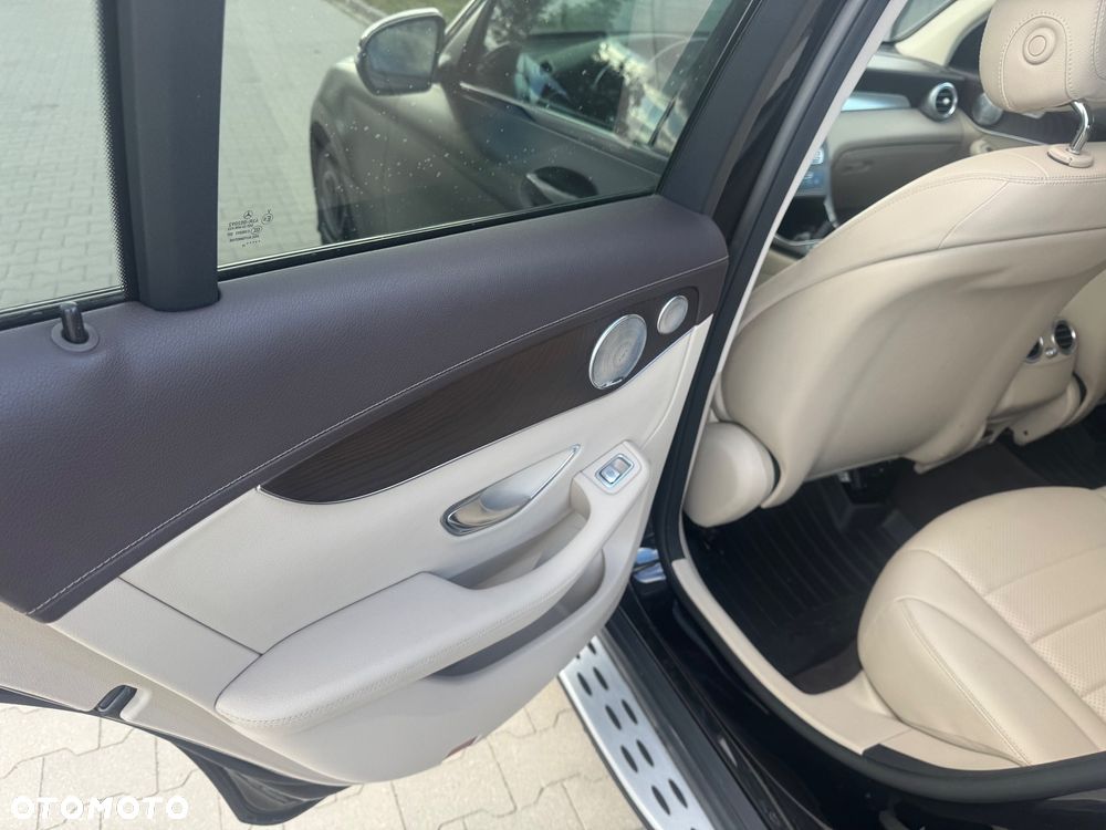 Mercedes-Benz GLC - 22