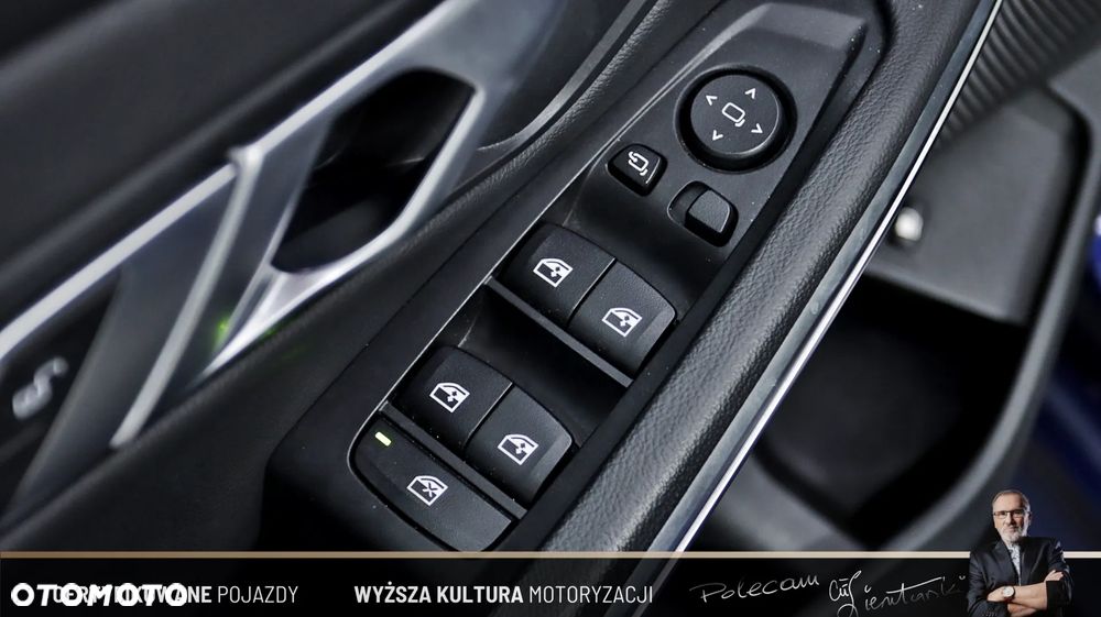 BMW Seria 3 330e Sport Line sport - 32