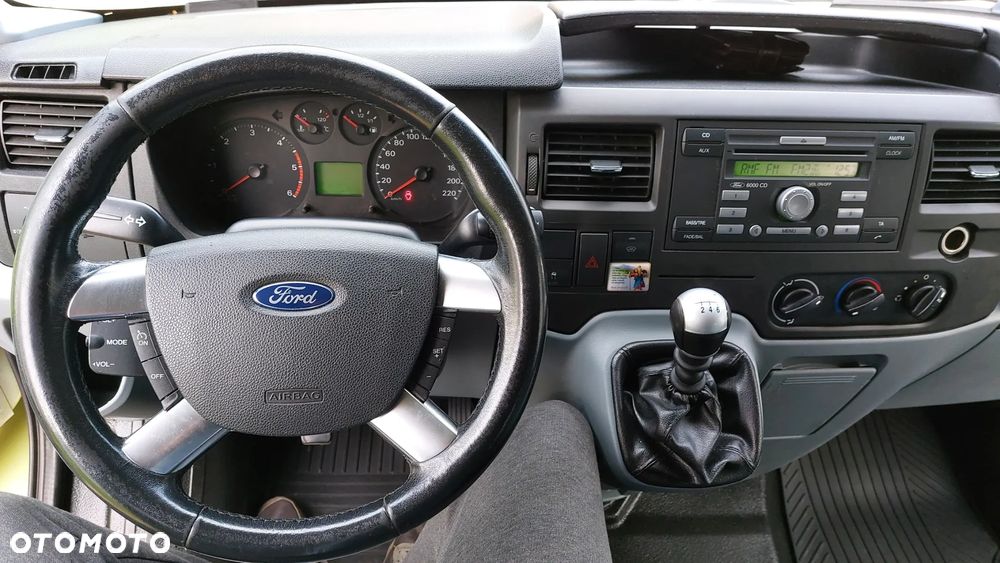 Ford Transit - 28