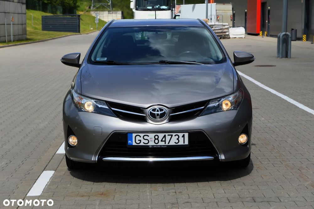 Toyota Auris 1.6 Premium + - 34