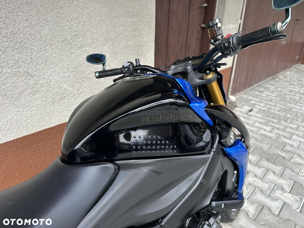 Suzuki GSX - 15