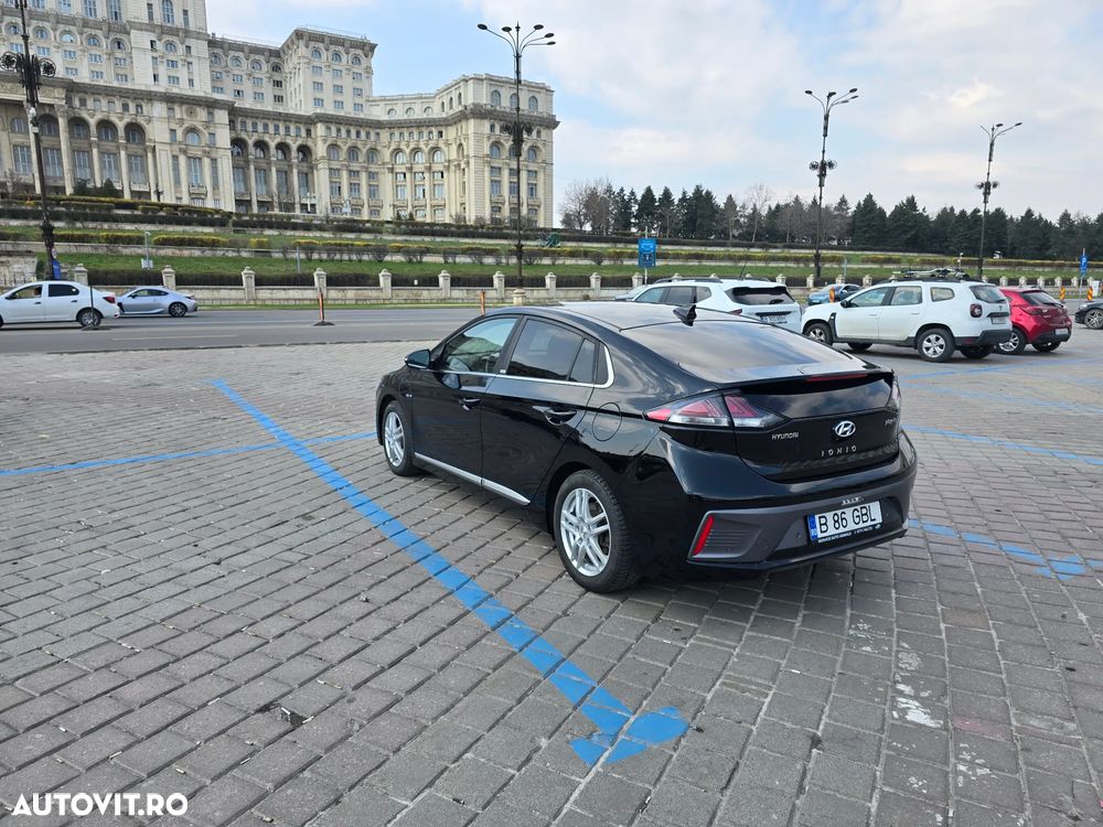 Hyundai IONIQ 1.6 GDI Premium - 3