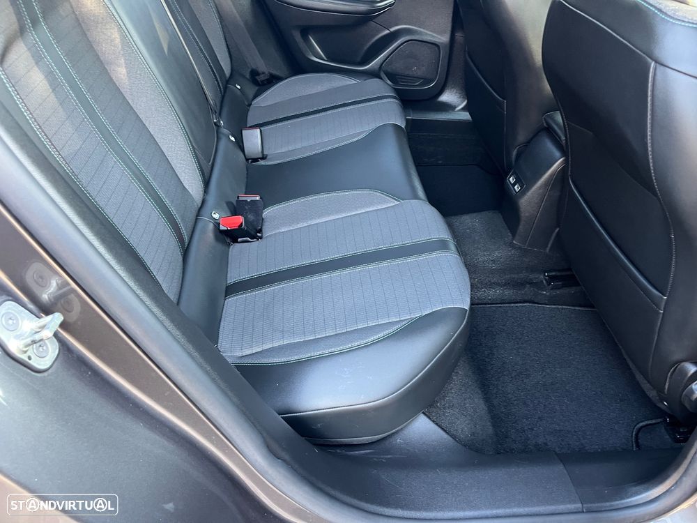 Peugeot 2008 1.5 BlueHDi Allure Pack EAT8 - 36