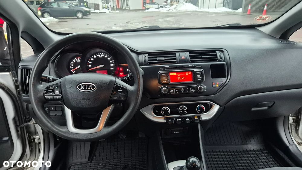 Kia Rio 1.2 Attract - 13