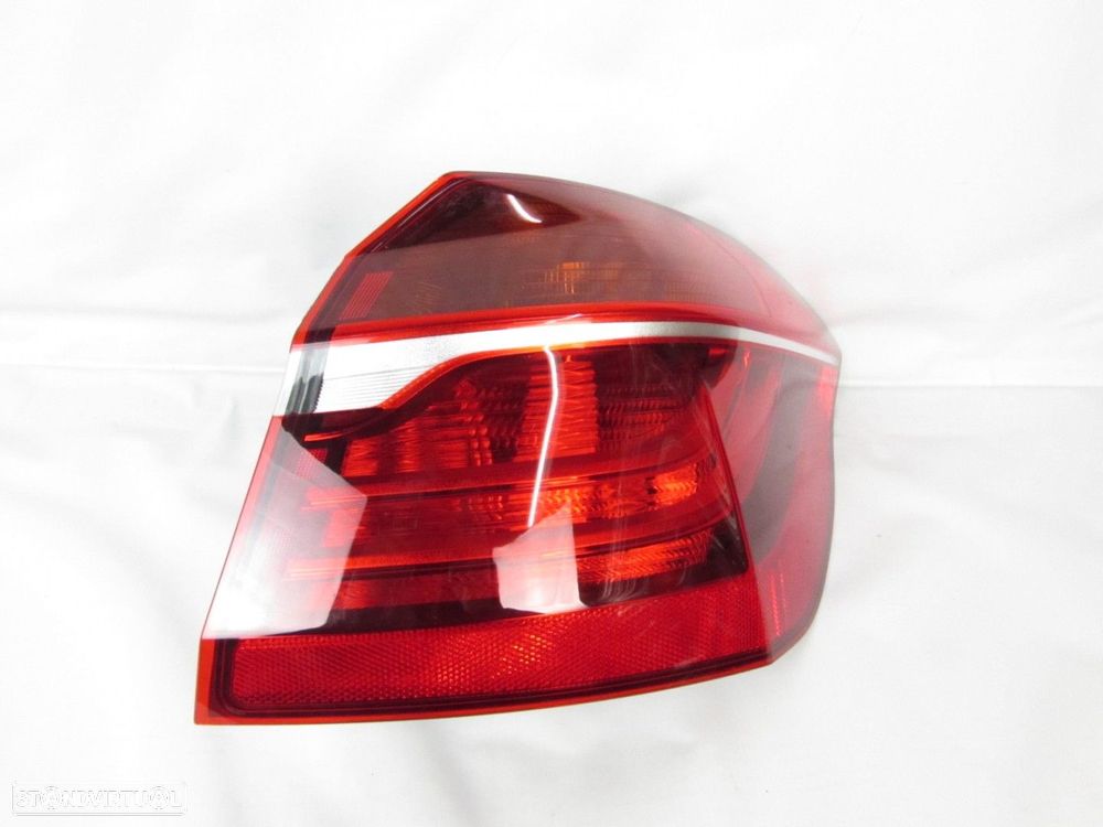 Farolim do Painel Direito/Trás Seminovo/ Original BMW 2 Active Tourer (F45) 6321...