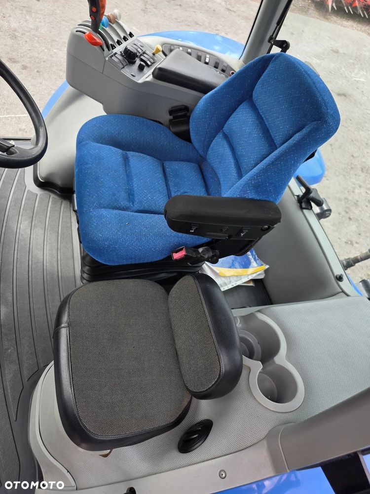 New Holland T8020 - 7