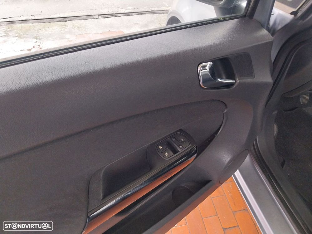 Opel Corsa 1.2 Enjoy - 3