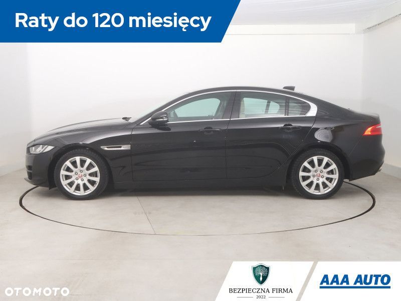 Jaguar XE - 4