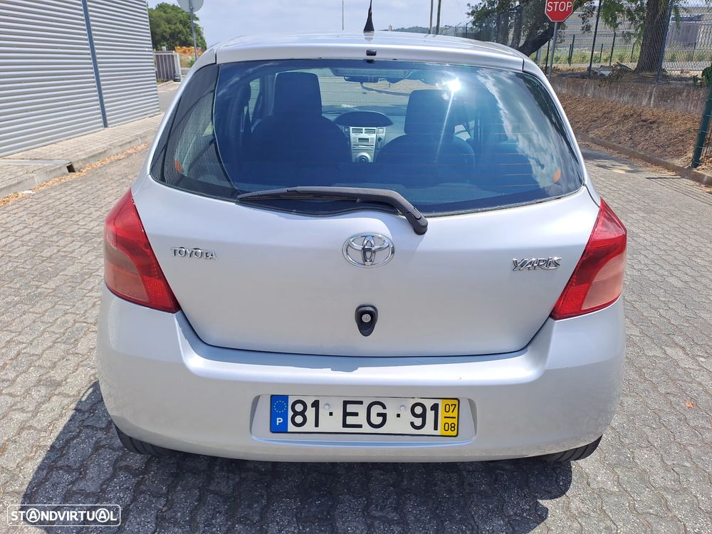 Toyota Yaris 1.0 VVT-i - 4