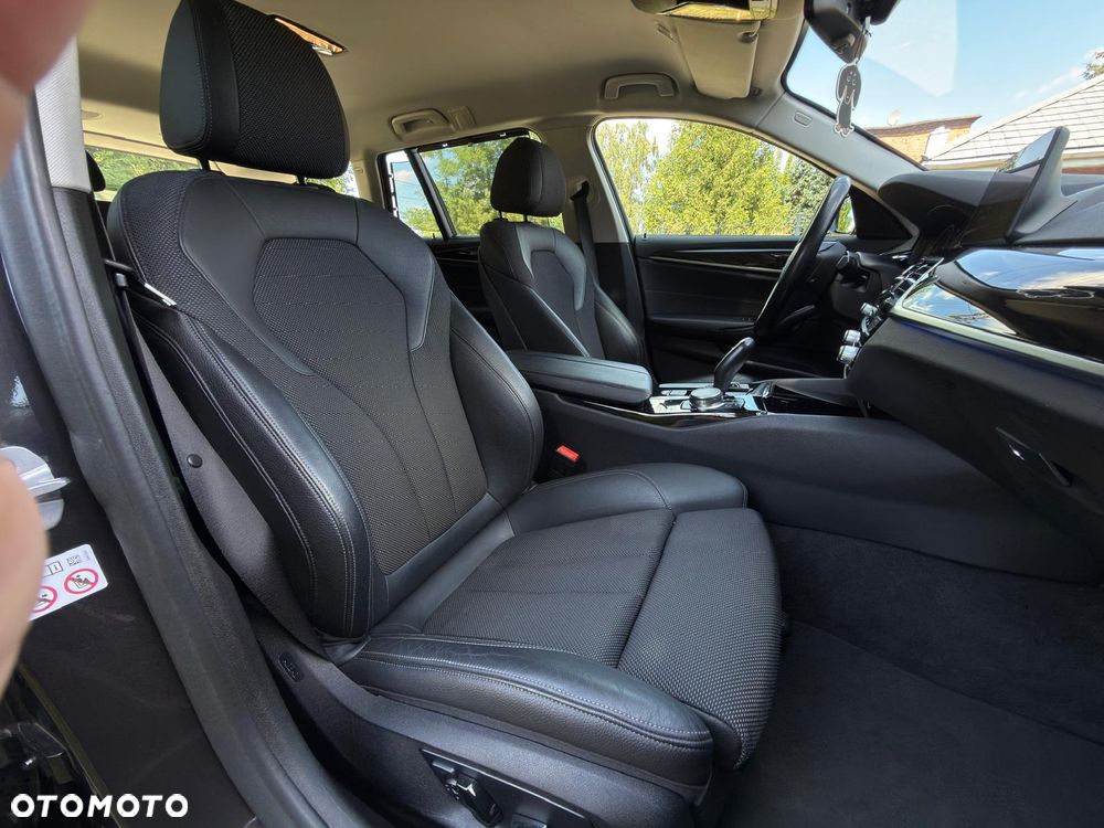 BMW Seria 5 530i Sport Line - 24