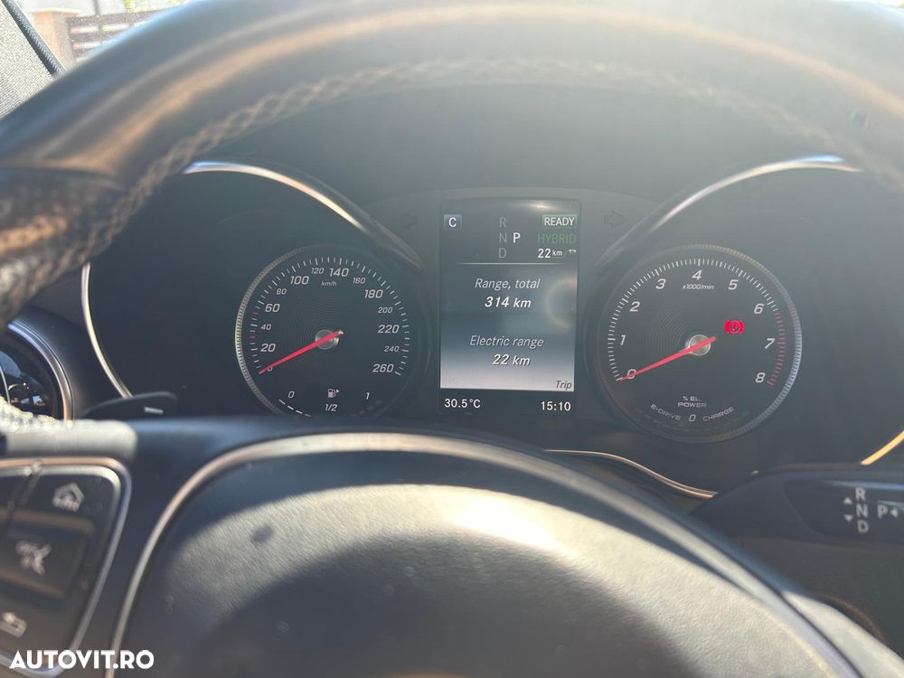Mercedes-Benz GLC 300 e 4MATIC - 9