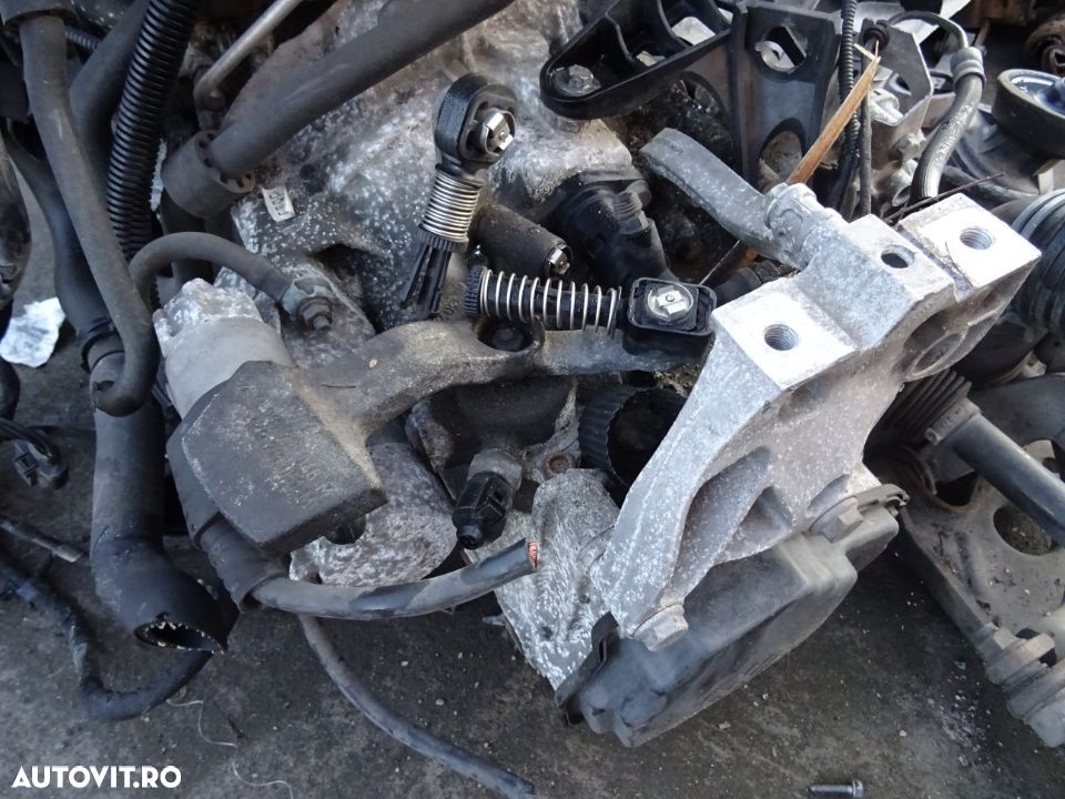 Cutie viteze Volkswagen Golf 5 1.9 TDI BXE 105 CP din 2007 - 1