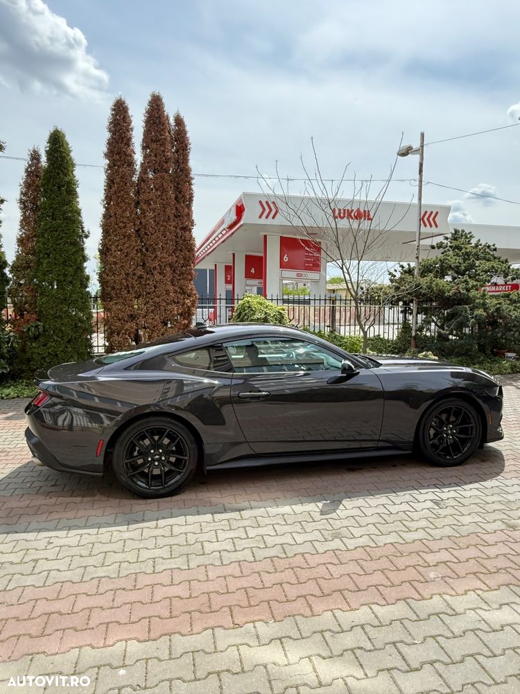 Ford Mustang 2.3 Eco Boost Aut. - 3