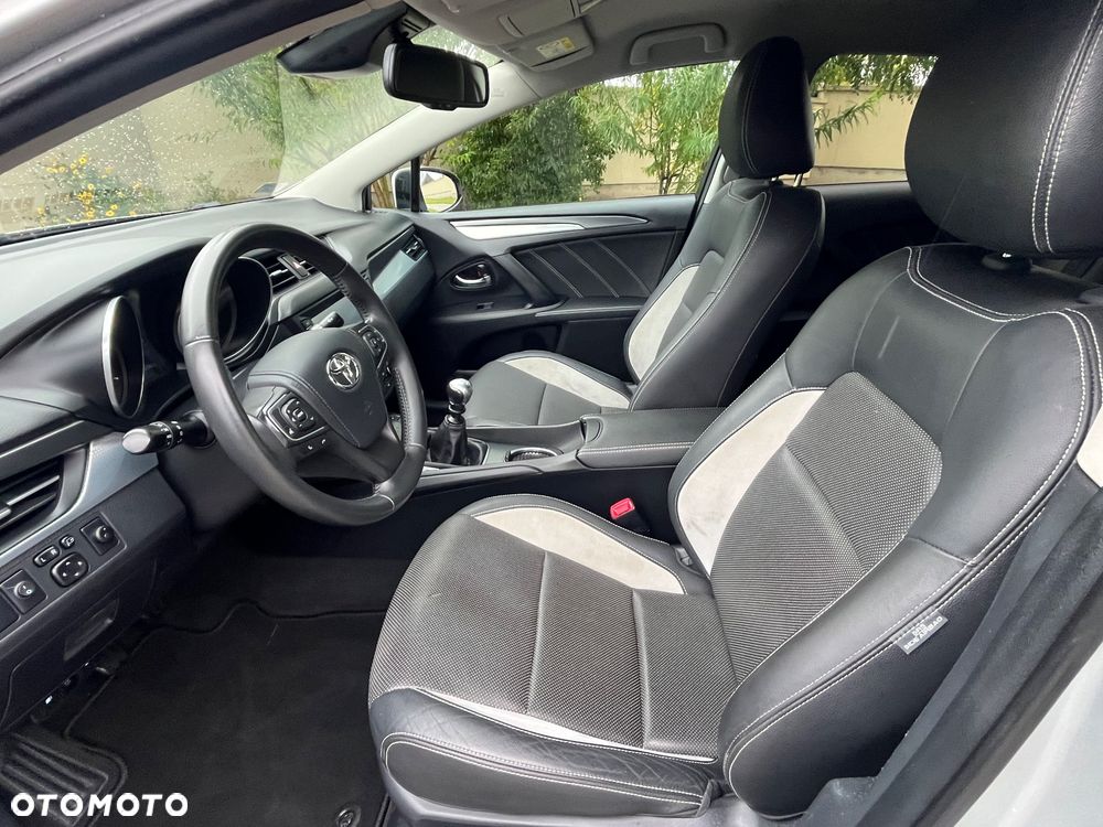 Toyota Avensis 1.8 Premium - 33