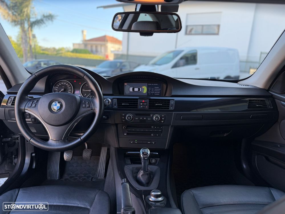 BMW 320 d Coupe - 17