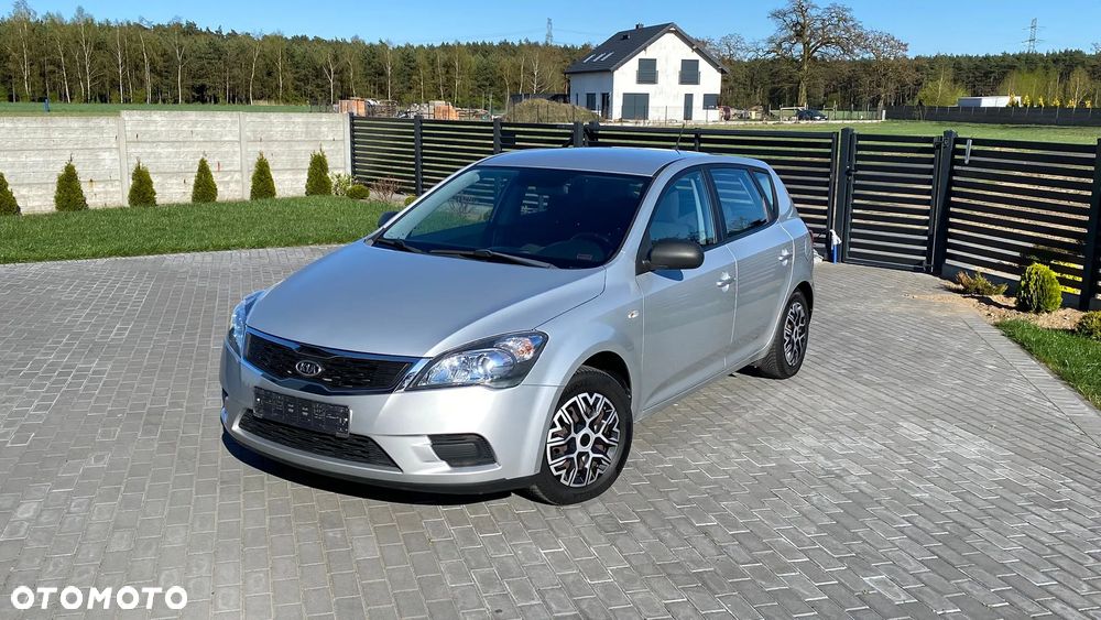 Kia Ceed 1.4 CVVT Attract - 4