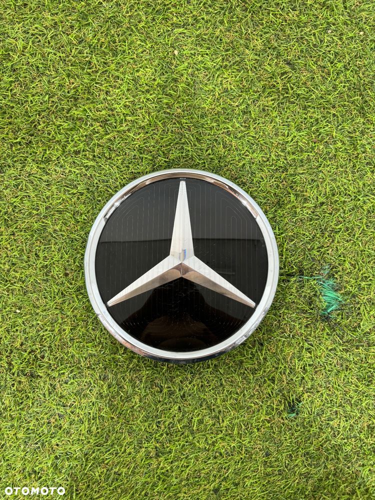 Znaczek Emblemat Mercedes A0008880000 - 1