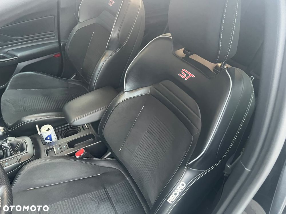 Ford Focus 2.0 EcoBlue ST - 21