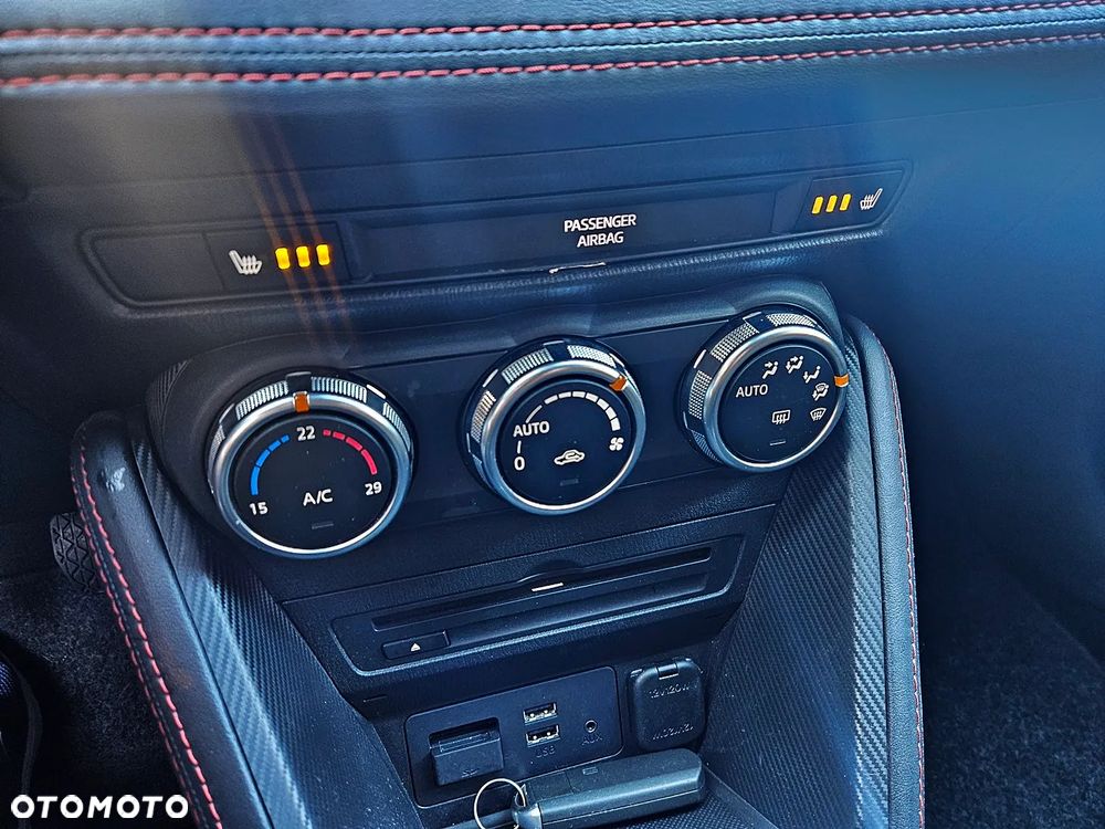 Mazda 2 SKYACTIV-D 105 Exclusive-Line - 17