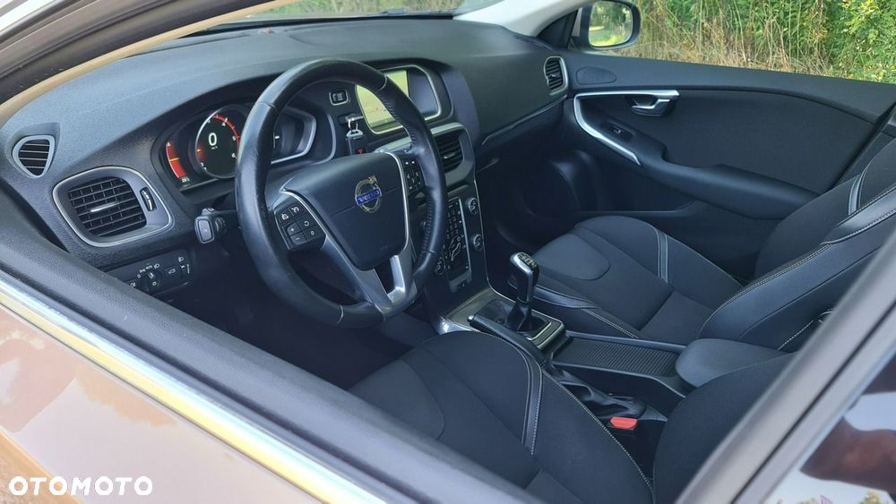 Volvo V40 D2 Momentum - 12