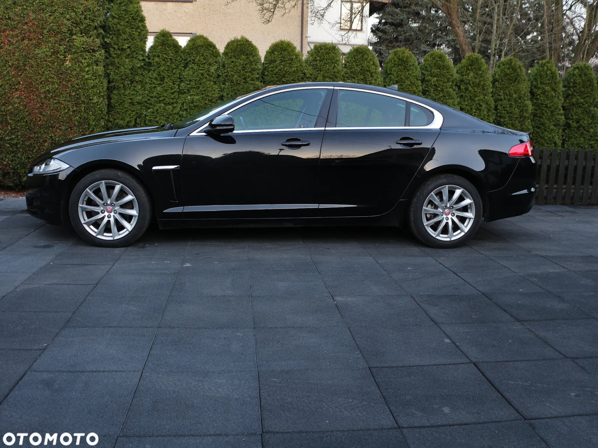 Jaguar XF 2.0 T Luxury - 4